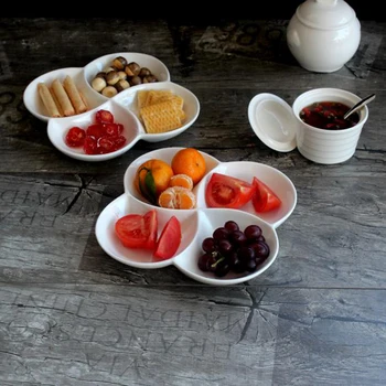 

1PC Creative ceramic food plate porcelain fruit tray container Dessert Plate cake Plate Sauce Plate Tableware Christmas Gift