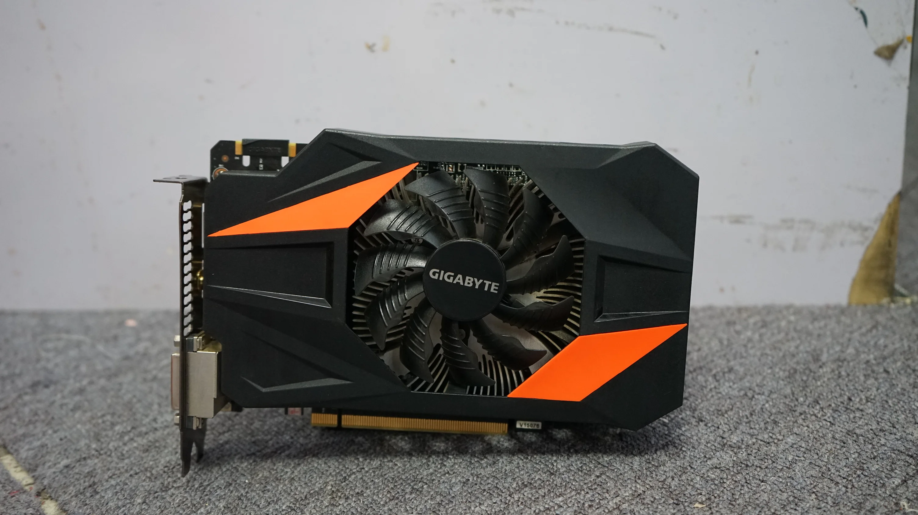 Gigabyte GV N950OC 2GD GT950 GTX950 2 ГБ DDR5 128 бит nVIDIA PC настольные графические карты PCI Express 3 0