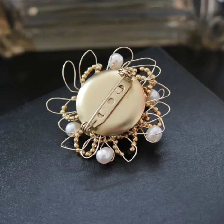 round pearl brooch (14)