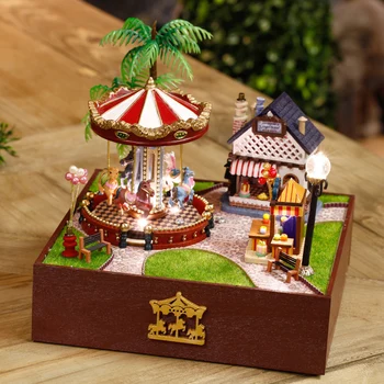 

The carousel ornaments boutique DIY music box wooden box sky city girls birthday gift