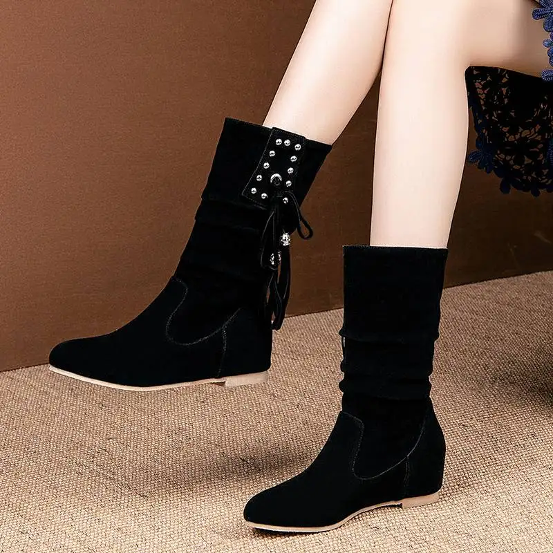 SIMLOVEYO/Зимние ботильоны; замшевые ботинки с круглым носком, визуально увеличивающие рост; черные ботинки без застежки с бахромой и шипами; mujer; большие размеры