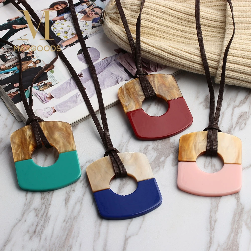

Vintage Geometric Resin Pendant Necklace Fashion Handmade Brown Leather Rope Chain Wood Resin Statement Necklace Jewelry
