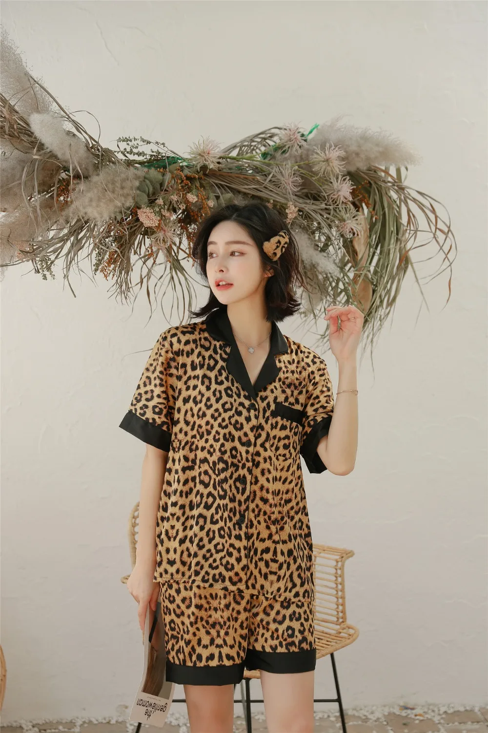 10766037518_2043651032