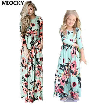 

Mother Daughter Dress Long Sleeve Family Matching Outfits Mommy and Me Floral Long Maxi Dresses Family Match Beach Dress D0906