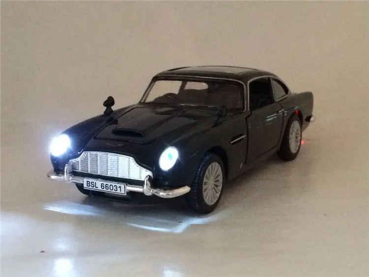 Высокая моделирования DB5 007 автомобиль, 1:32 Сплав оттягивать 007 автомобилей, 4 открытой двери, звук и светильник игрушки модель