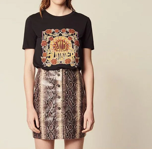 

Women T-shirt 2019 Spring and Summer New Retro Print Round Neck Black Short-sleeved T-shirt