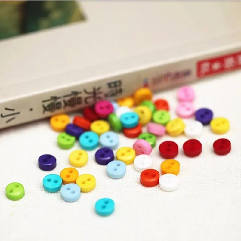 

200PCS Mixed Mini Buttons 5mm Sewing Buttons Scrapbooking Resin Accessories Mini Doll Clothing Button Knopf Button Deco Parts