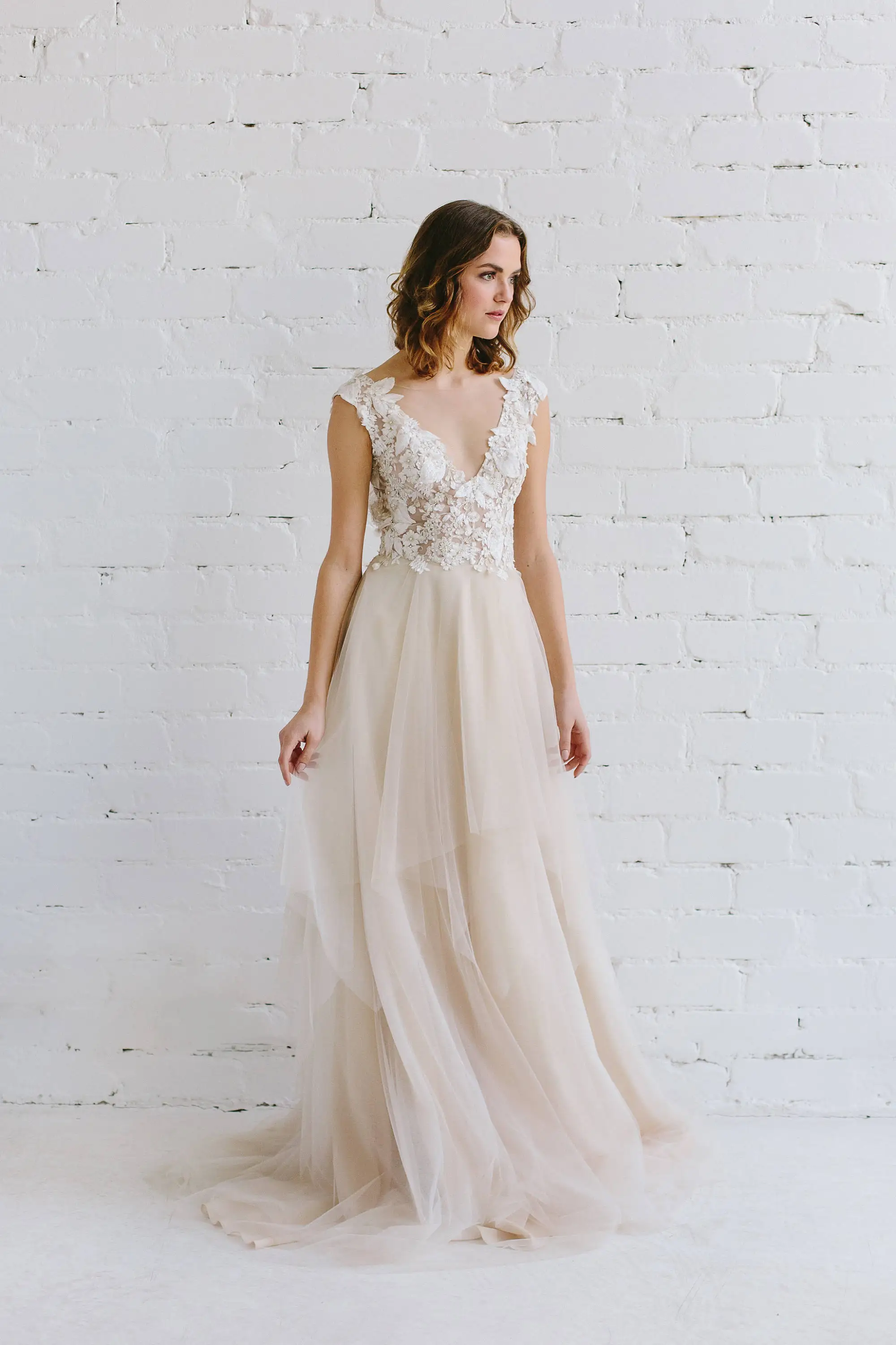 

Elegant Champagne Backless V-neck Sexy Long Maxi Dress Women Floral 2019 Evening White Dress Summer Party Dress Vestido De Festa