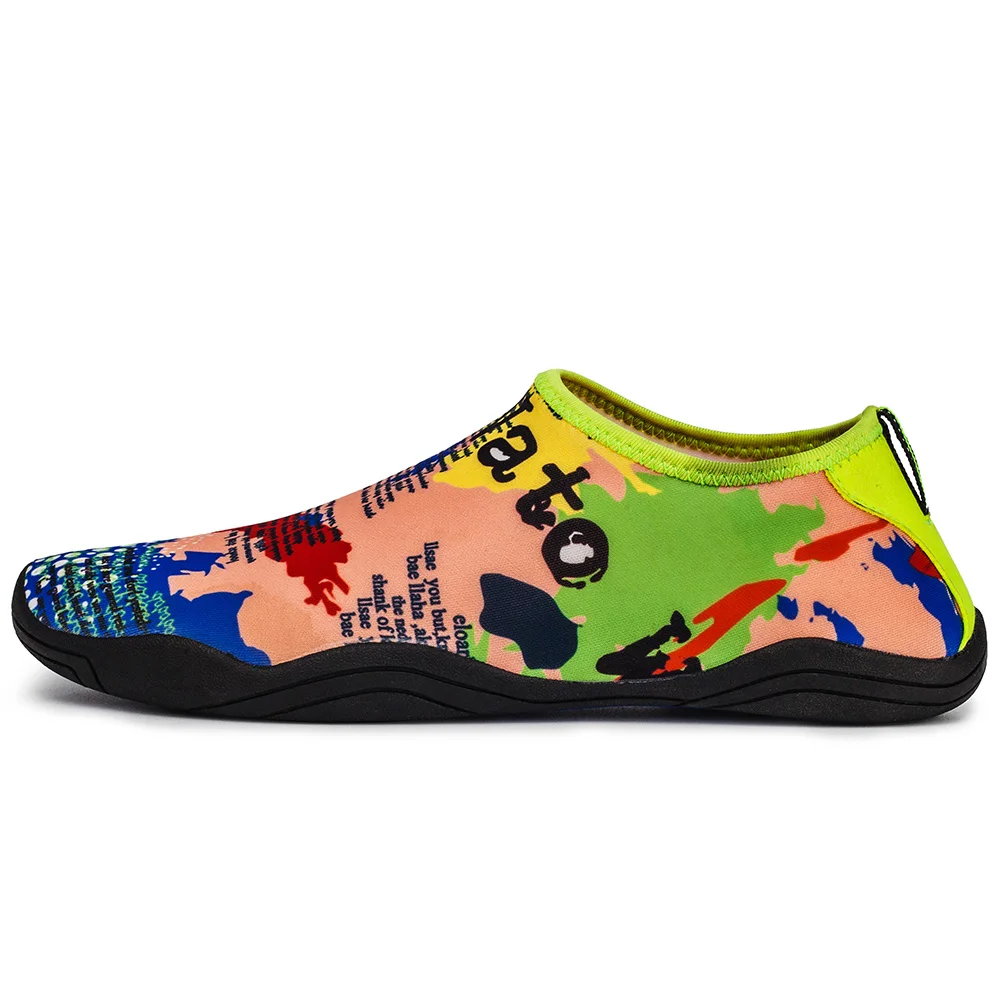 

Clorts Summer Water Shoes Men Beach Shoes Women Barefoot Shoes Lightweight Soft Swimming Shoes Outdoor Sneakers for Unisex