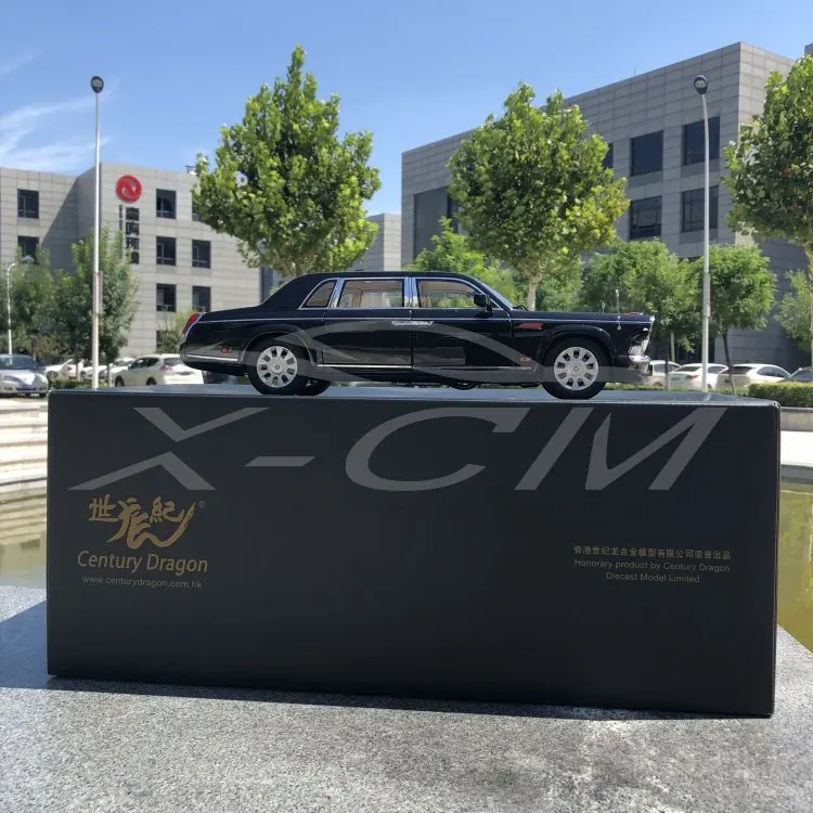 Литая модель автомобиля 1:18 Hongqi CA7600 лимузин(черный)+ маленький подарок