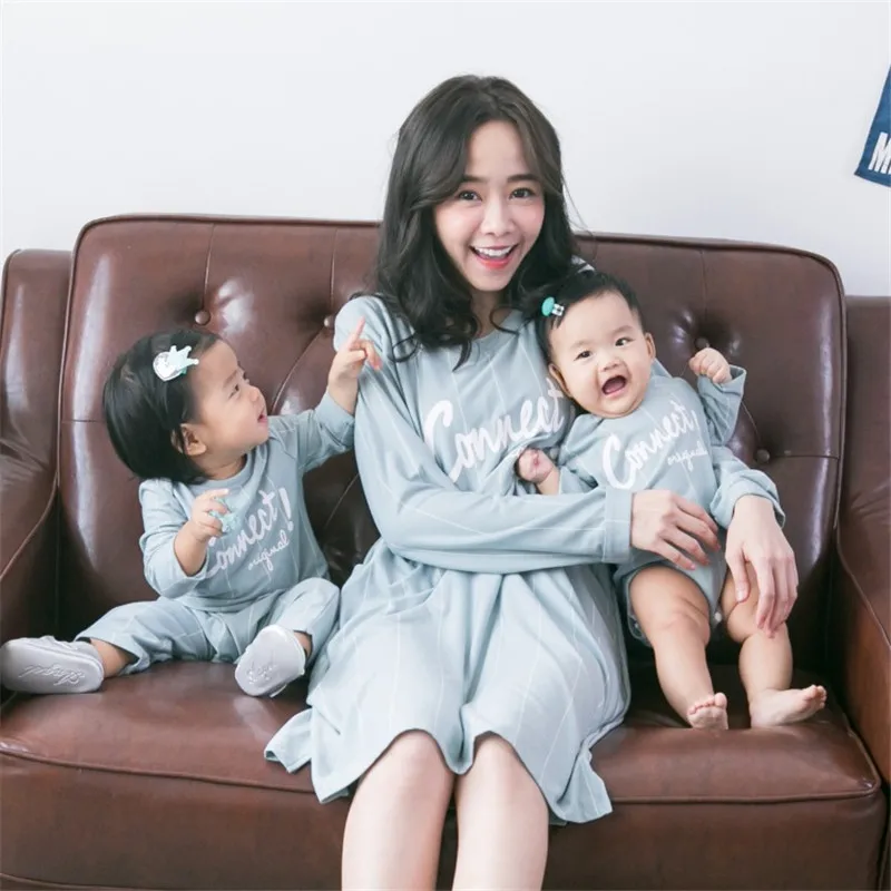 New Mommy Feeding Clothes Parent-child Clothing Maternity Cotton Striped Dresses Breastfeeding Long Sleeve Dress Baby& Mom Wear06