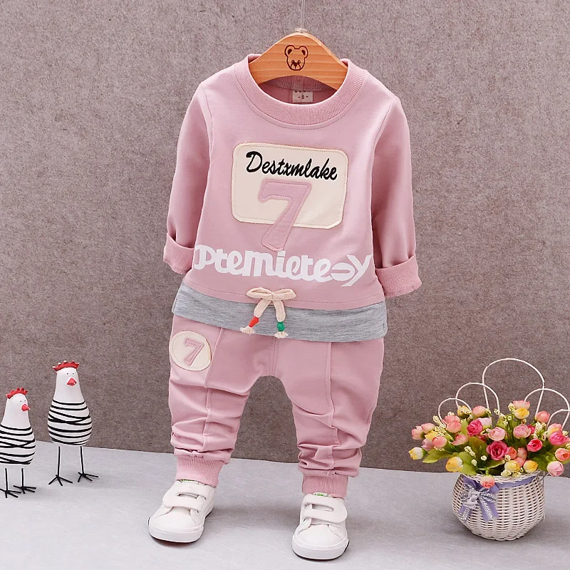 Весенний комплект одежды для новорожденных; Одежда для маленьких мальчиков; комплект одежды из 2 предметов с цифровым английским узором; футболка с длинными рукавами и штаны