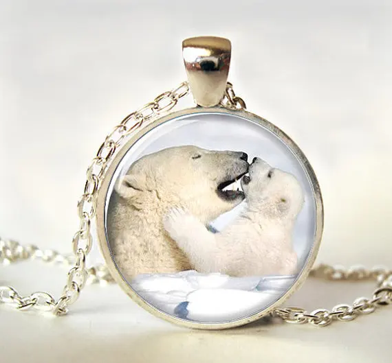 

2017 New Hot White Polar Bear Necklace Mother And Kid Pendants Animal Jewelry Glass Dome Pendant Necklaces HZ1