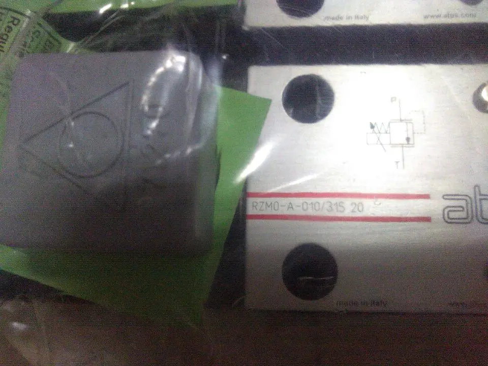 

[ZOB] YUKEN original genuine DSG-01-2B2-D24-50 solenoid valve