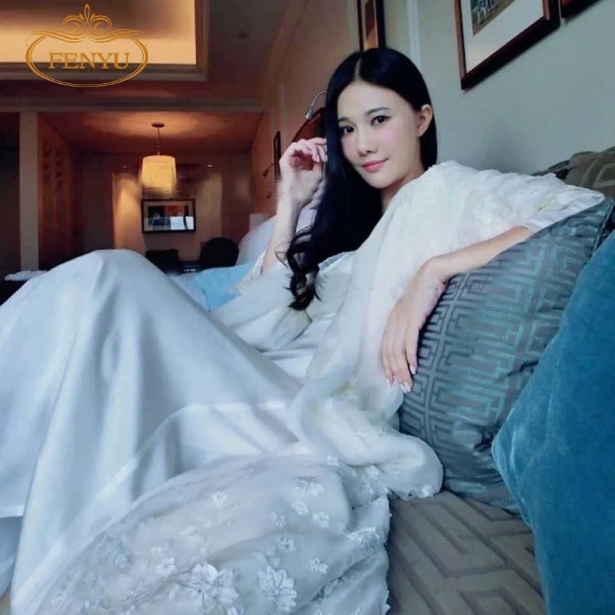 

Free Shipping New Winter Women's Long White Robe Sleepwear Royal Lace Princess Nightgown