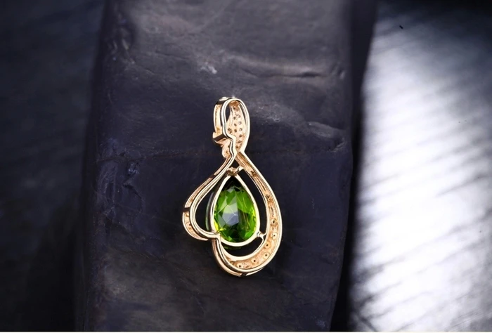 CaiMao 18KT/750 Yellow Gold 4.15 ct Natural IF peridot & 0.20 ct Full Cut Diamond Engagement Gemstone Pendant Jewelry
