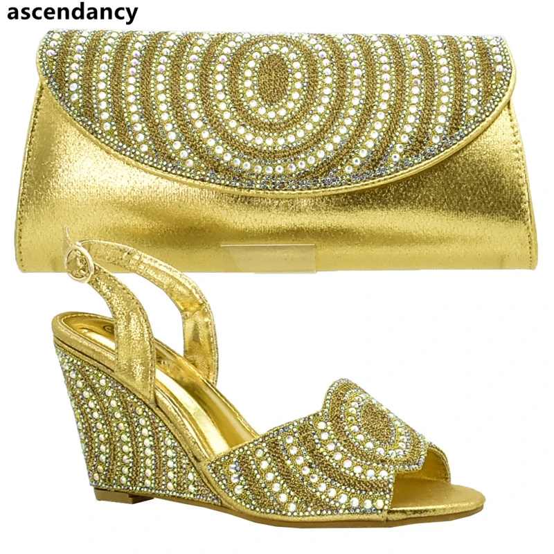 

Latest Gold Color Matching Italian Shoe and Bag Set Women Shoes and Bag Set In Italy Nigerian Women Wedding Shoes and Bag Sets