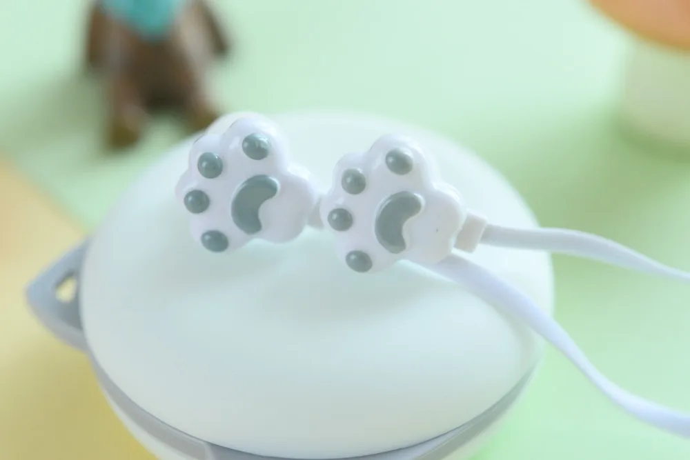 Chiclits 3.5mm in-ear Earphone Cartoon Cat Paw Headphone With Microphone Pack Boxes  for iPhone Samsung Android (15)