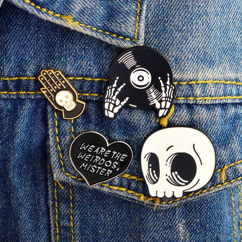 Alloy Metal Lapel Pin Badge Skull Hand Bone Halloween Brooches for Halloween Clothes Bags Backpacks Party Costume Decorations