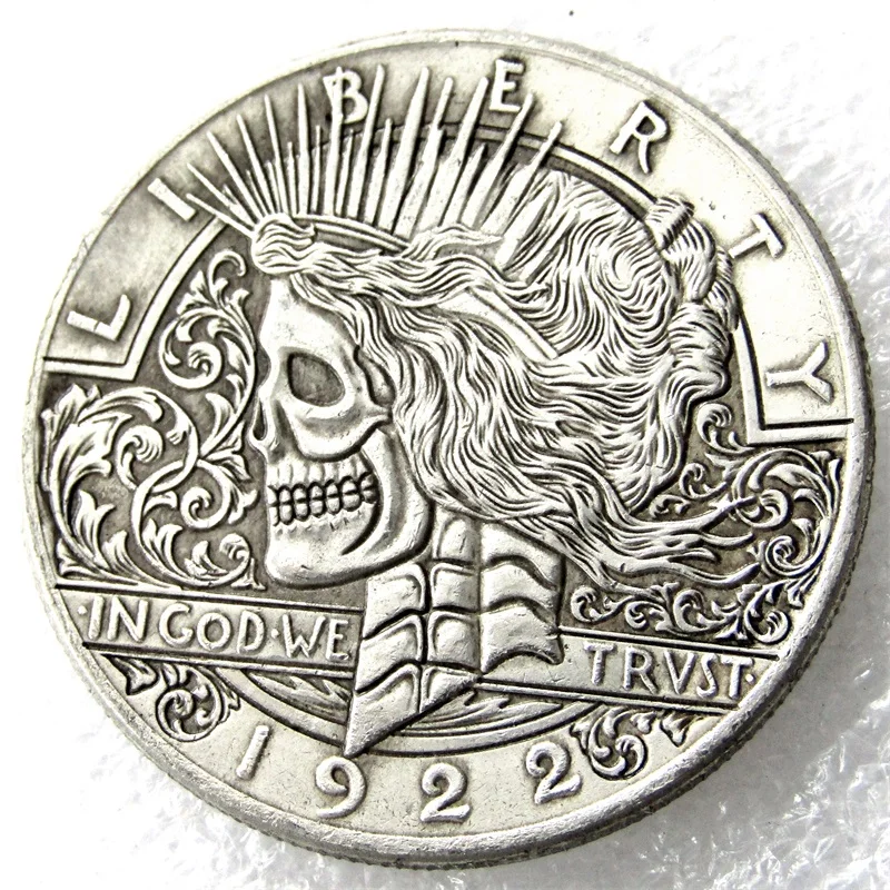 металлический доллар с черепом. монетка с черепом иконка. монета zombie 50. монеты зомби. зомби монеты.