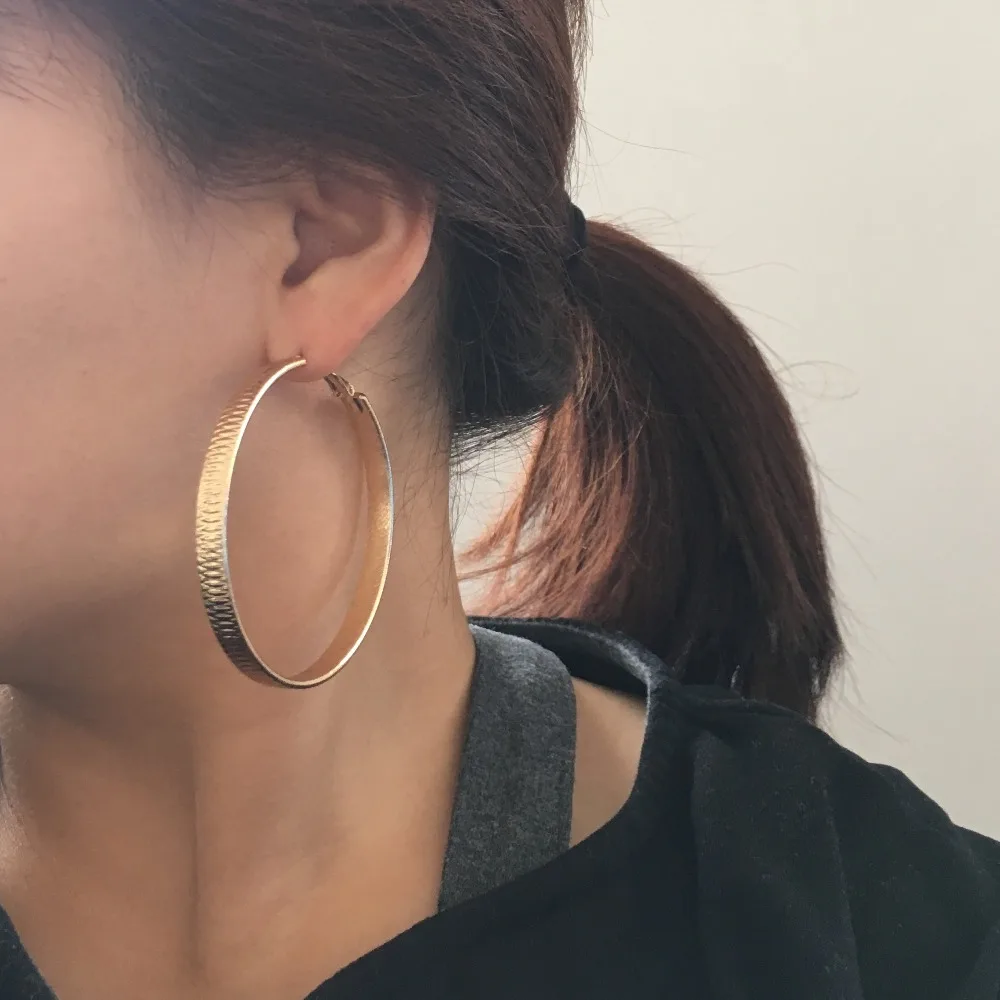 

CASUAL EARRINGS GOLD COLOR PLATING LARGE TEXTURED HOOP EARRING FOR WOMEN GIRL