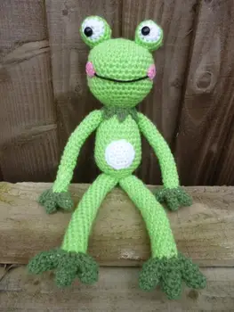 

crochet toy frog model number b05141
