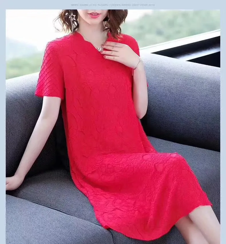 Original Design High-Quality Exquisite Flowerd Pleated Dress Sexy V-neck Pure Color Women's Straigh Dress with Short Sleeves