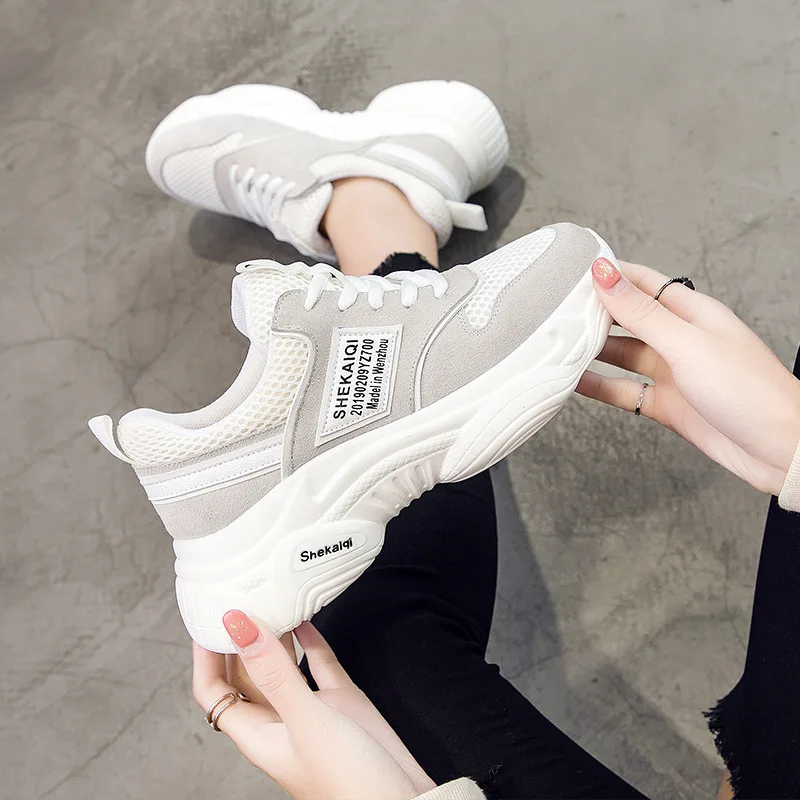 JINBEILEE Thick-soled Women's Shoes New 2019 Spring Sports Running Shoes Women's Wild Net Red Printed Single Shoes