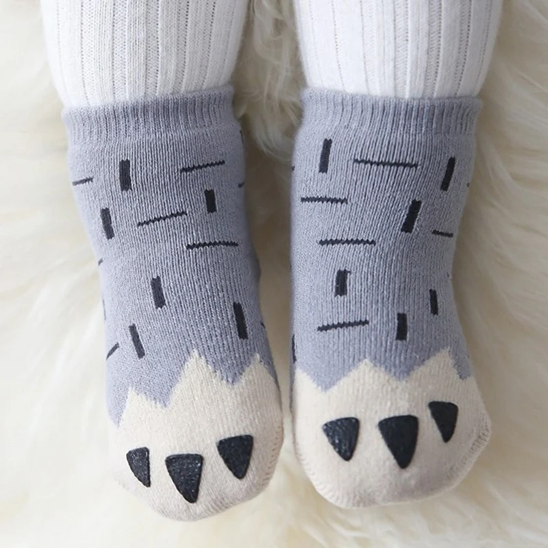 BalleenShiny мультфильм коготь короткие носки малышей утолщаются теплые махровые носки для маленьких мальчиков девочек Мягкий хлопок противоскользящие осенне-зимние носки - Цвет: Grey