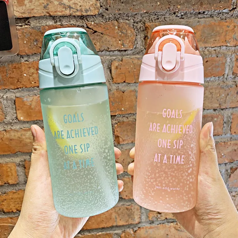 

450ml/600ml Sports Water Bottle Tritan Plastic Drinkware Sport With Straw Time Handle BPA Free Bottle For Water My Drink bottle