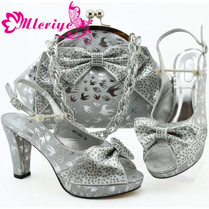 

2019 new style African ladies shoes and bag to match decorate with rhinestone for Christmas Party in sliver