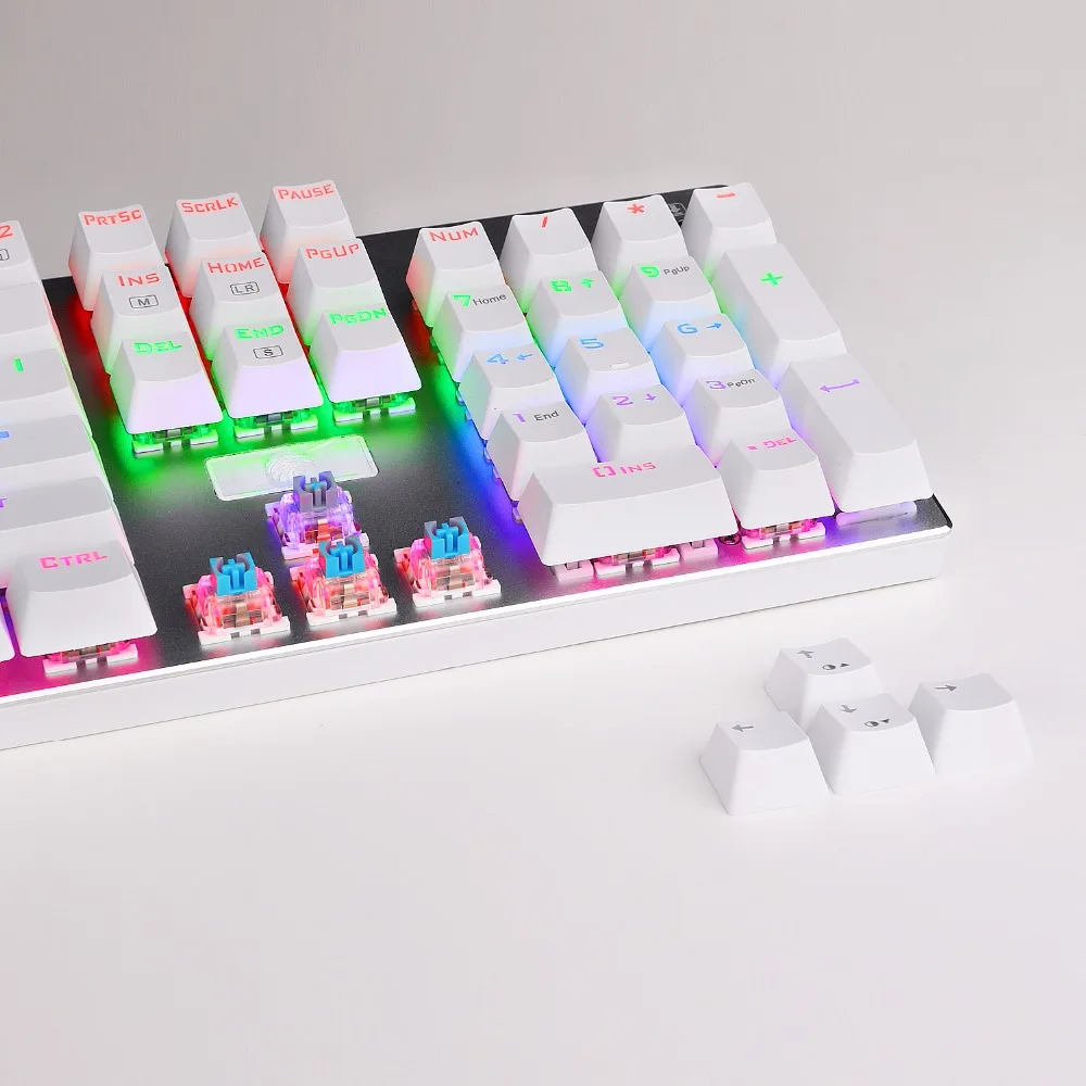 Механическая клавиатура с RGB светодиодами и защитой от фиктивных