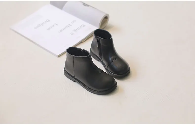 Модная одежда для девочек ботинки martin кожаные сапоги для девочек детская зимняя обувь Дети ботильоны черные и белые туфли