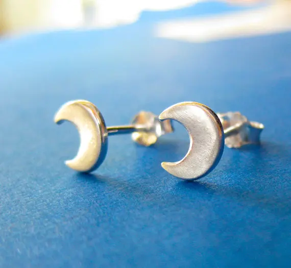 S020 Gold Silver Cute Half Moon Stud Earrings Simple Tiny Crescent Moon Stud Earrings Jewelry for girl gift