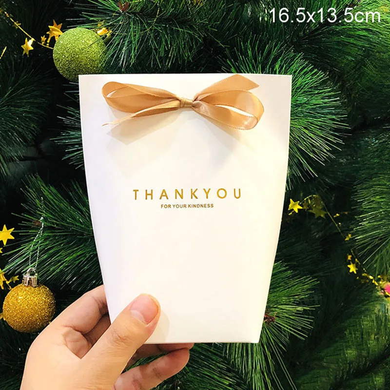 5pcs Upscale Black White Bronzing "Merci" Candy Bag French Thank You Wedding Favors Gift Box Package Birthday Party Favor Bags - Цвет: D White Thank you