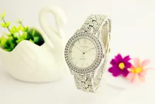 Relógio de forma das mulheres Strass relógio de quartzo Genebra Senhoras relógio de Quartzo Relogio de Presentes Para A Menina
