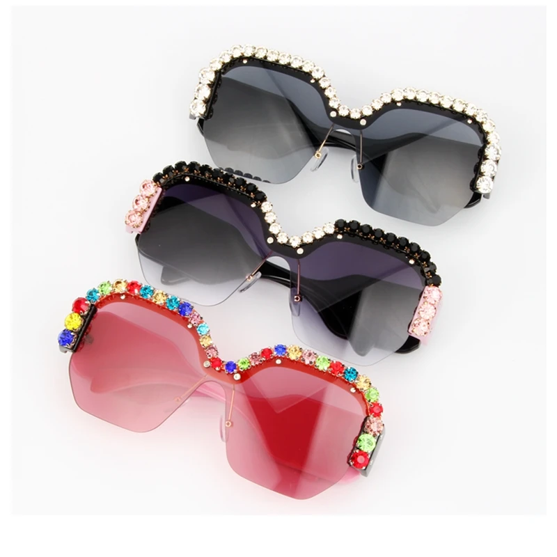 Sexy Rimless Oversized Sunglasses Women Vintage 2018 Red Pink Luxury rhienston Sunglasses For Female Rivet Big Frame Male Shades