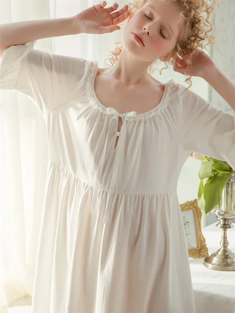 NIGHTGOWN (1)