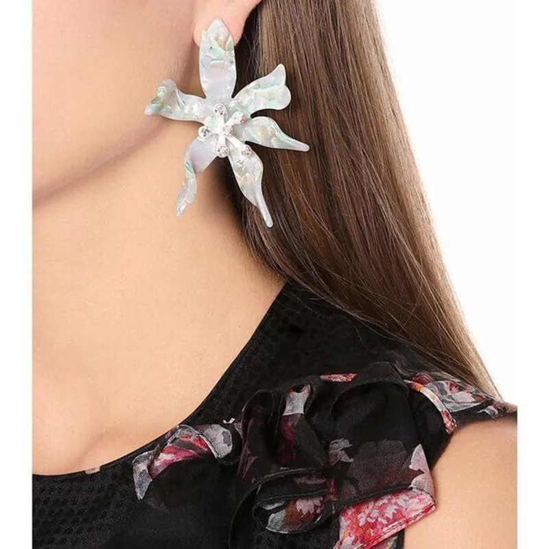 Amybaby Luxury Fashion Lily Flower Crystal Resin Womens Beautiful Clip
