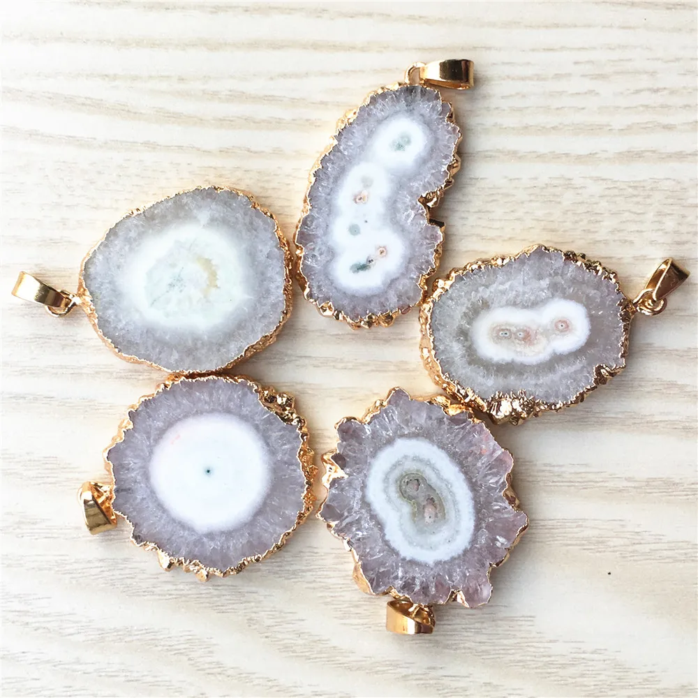 

Wholesale top Good quality natural stone pendants necklace gold chrysanthemum white agates for man or woman jewelry making 3pcs