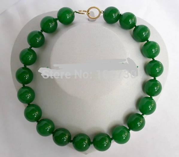

Jewelr 003193 stunning big 20mm round green crude beads necklace