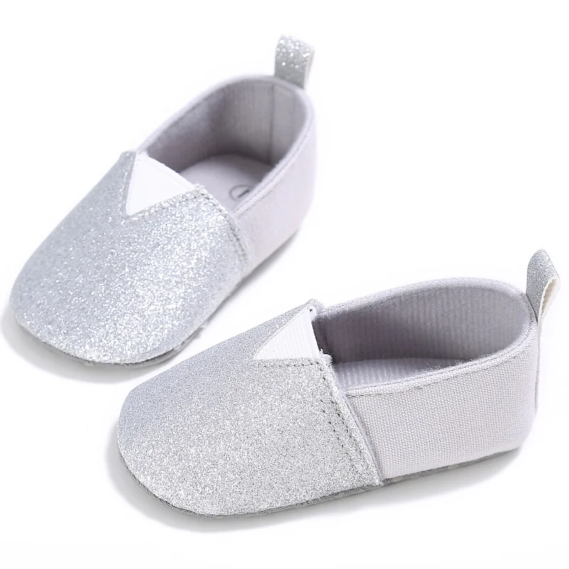 Модные весенне-летние детские хлопковые туфли с мягкой подошвой для новорожденных девочек; блестящие мокасины для малышей 0-18 месяцев
