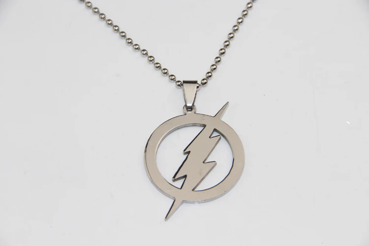 

ZRM 20pcs/lot Wholesale Fashion Jewelry Silver Charm Justice League Superman Dwyane Necklace Lightning Flash Pendant Necklace