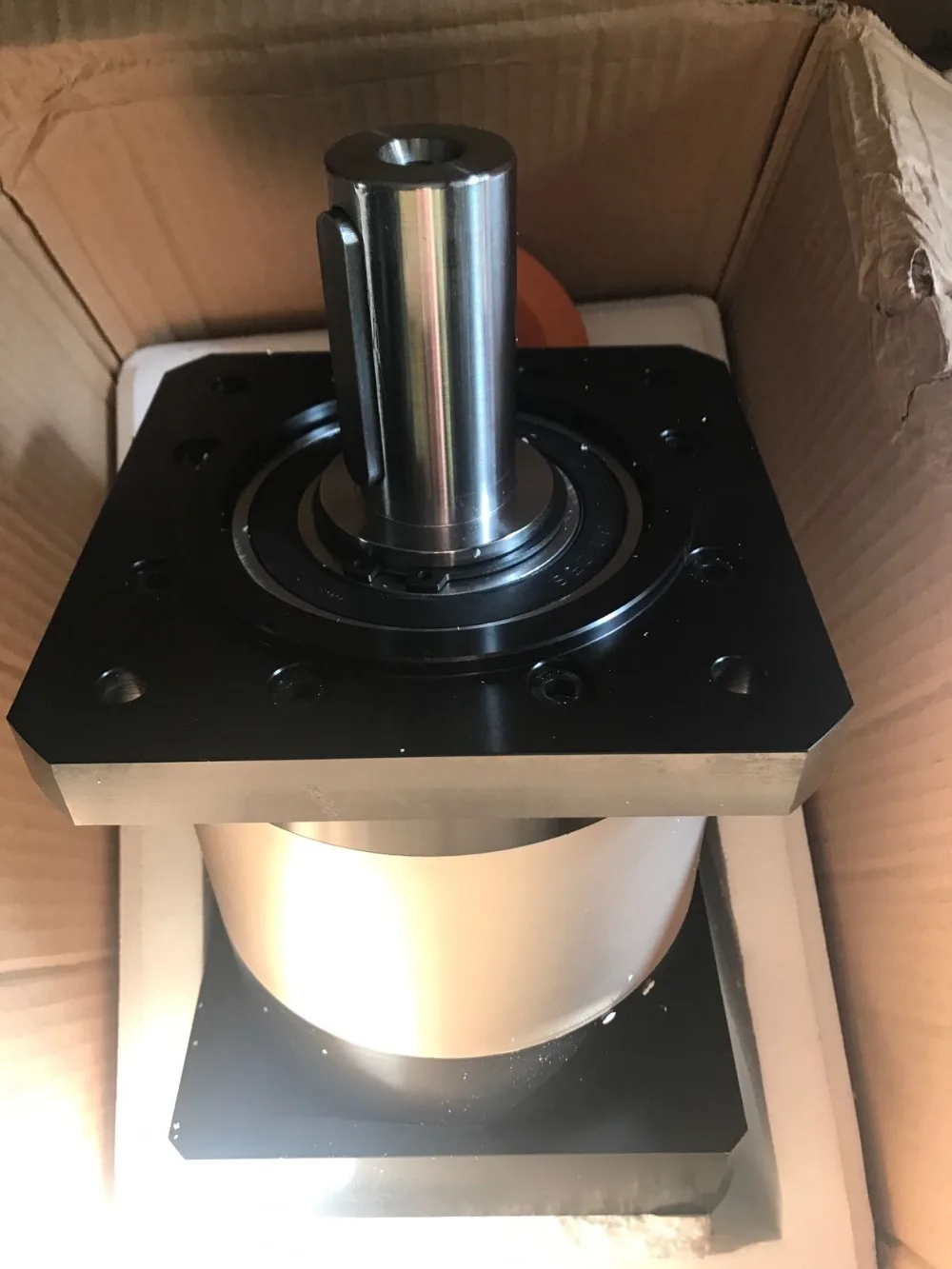 180 квадратных фланцев Серводвигатель Точность Планетарный редуктор Длина корпуса 187 мм соотношение скорости 3:1 4:1 5:1 8:1 можно выбрать 180 квадратных фланцев Серводвигатель Точность Планетарный редуктор Длина корпуса 187 мм соотношение скорости 3:1 4:1 5:1 8:1 можно выбрать