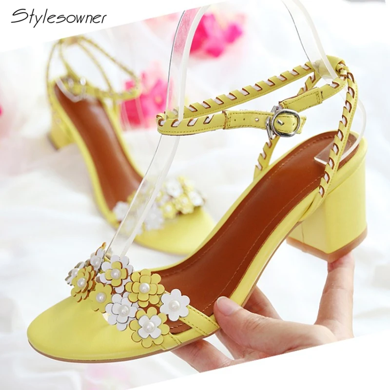 

Stylesowner Flowers Ankle Buckle Strap Pink Heels Sandals Chunky Heels Open Toe Summer Sandals Top Quality Shoes New Arrival2018