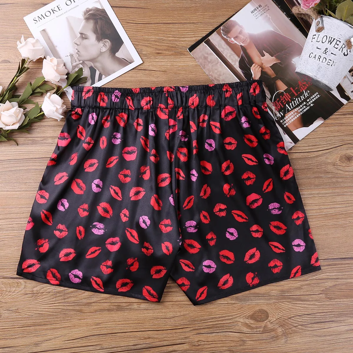 

Mens Surfing Beach Shorts Men 2018 Board Shorts Soft Smooth Trunks Unique Lip Pattern Short Pants Homme Sport Swimming Shorts