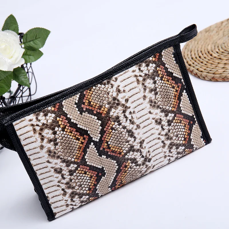 

New Women Serpentine Travel Cosmetic Bag Makeup Bag Handbag Female Zipper Purse Cosmetics Make Up Bags Travel Beauty Organizer
