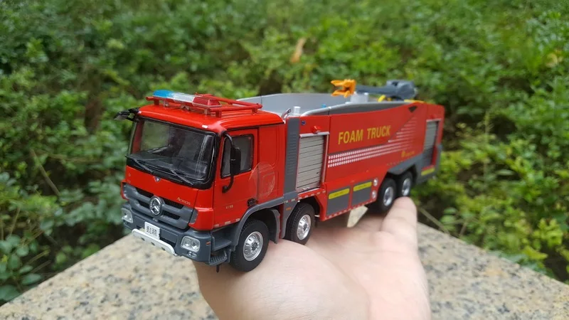 Коллекционная модель из сплава, игрушка в подарок, 1:50 Benz ACTROS Jieda, пенная городская пожарная машина, спасательные машины, литая игрушка, модель украшения