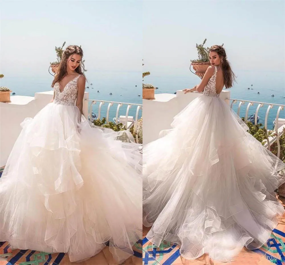 

Sexy Wedding Dresses Deep V-neck Sweep Train Backless Tulle Tiered Ball Gown Backless Bridal Wedding Gowns