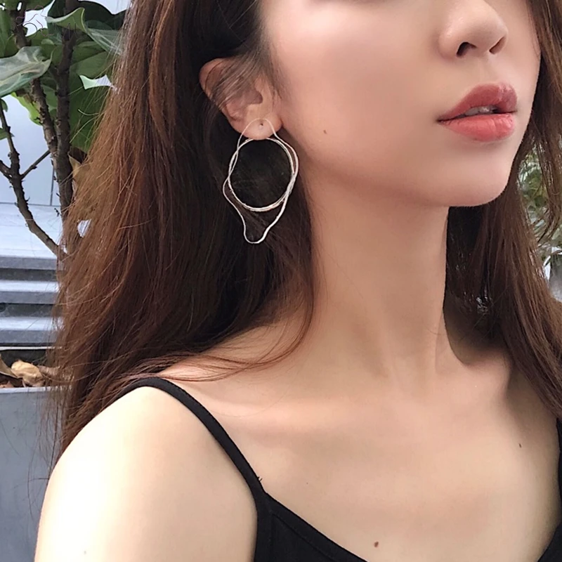 

AOMU Design Exaggerate Transparent Acrylic Big Irregular Map Metal Circle Glass Texture Large Stud Earrings for Women Girl